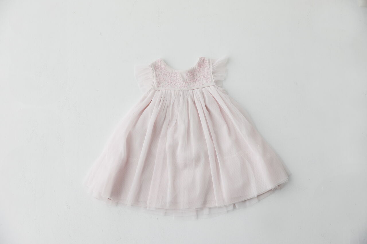 1歳女の子 ドレスまとめ 国分寺店 子供から家族まで自然でおしゃれに残す人生の写真館 ライフスタジオ