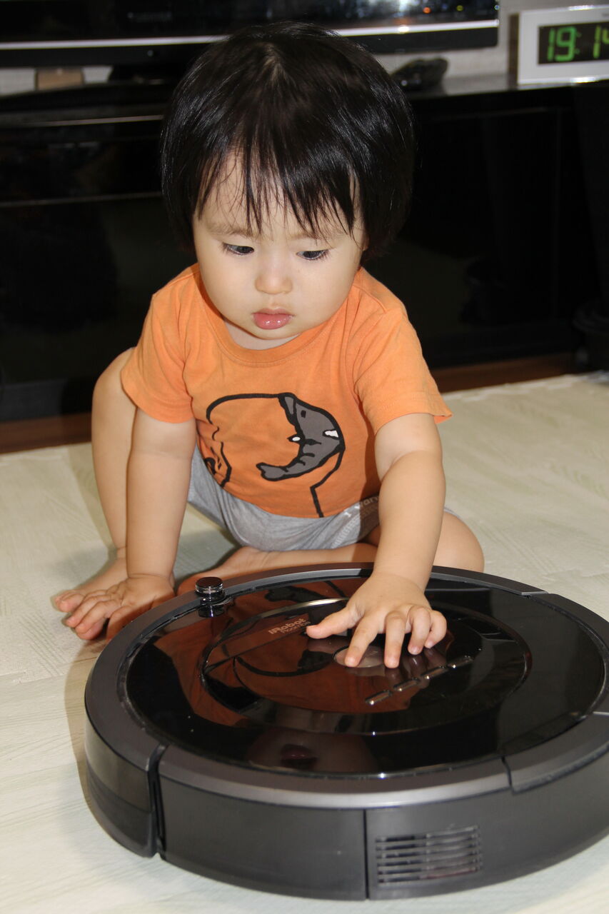 お掃除ロボット ルンバ は子育ての味方 高津 智文 子供から家族まで自然でおしゃれに残す人生の写真館 ライフスタジオ お掃除ロボット ルンバ は子育ての味方 高津 智文 子供から家族まで自然でおしゃれに残す人生の写真館 ライフスタジオ