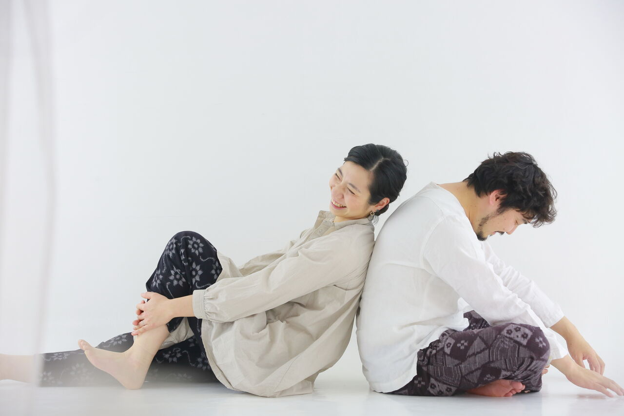 背中合わせ 構図 Article 背中合わせ 構図 Article