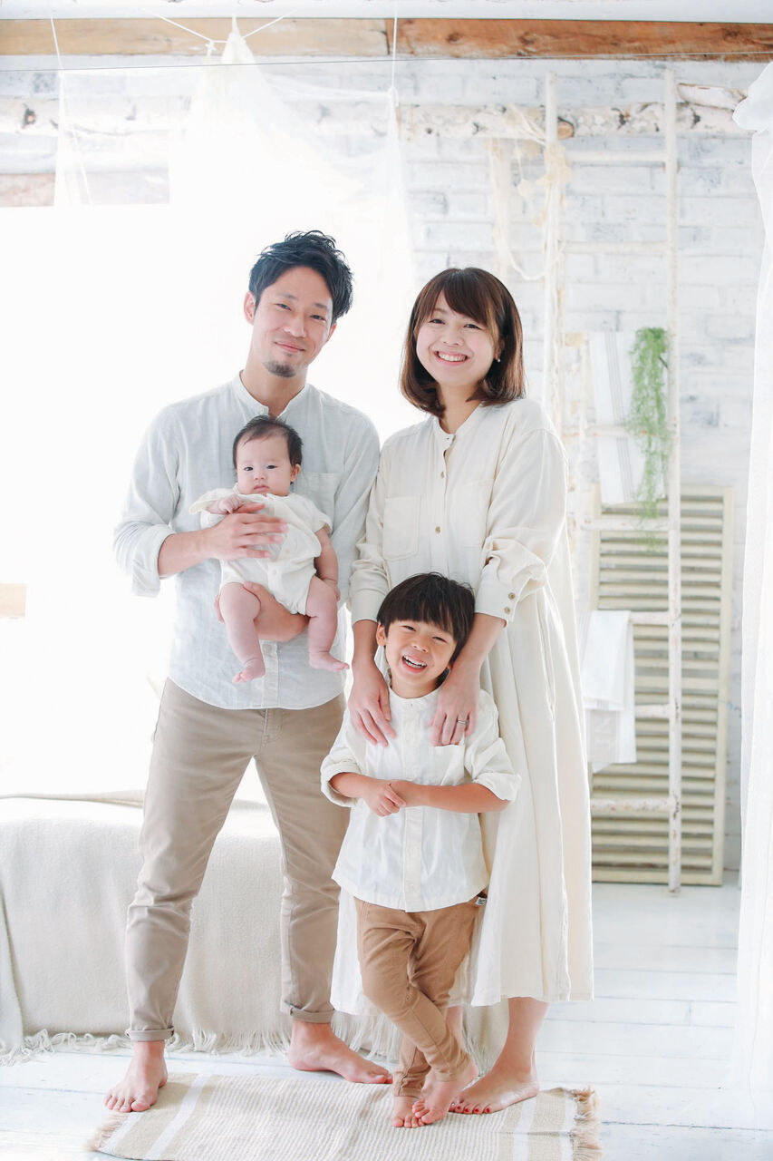 横浜で家族写真をおしゃれに残せる写真スタジオと言えば ライフスタジオ新横浜店 Photonavi 子供から家族まで自然でおしゃれ に残す人生の写真館 ライフスタジオ